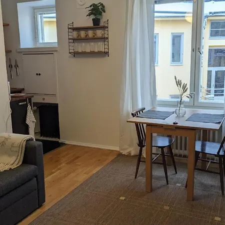 A Cosy Flat Next To Metro Apartment Helsinki