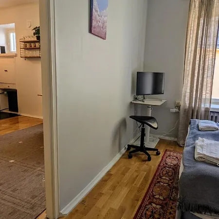 A Cosy Flat Next To Metro Apartment *
