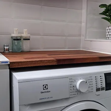 A Cosy Flat Next To Metro Apartment Helsinki