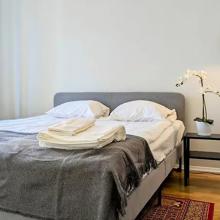 A Cosy Flat Next To Metro Apartment Helsinki